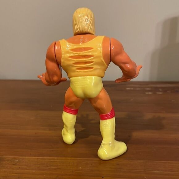 Vintage Hasbro Hulk Hogan Figure - Picture 4 of 9